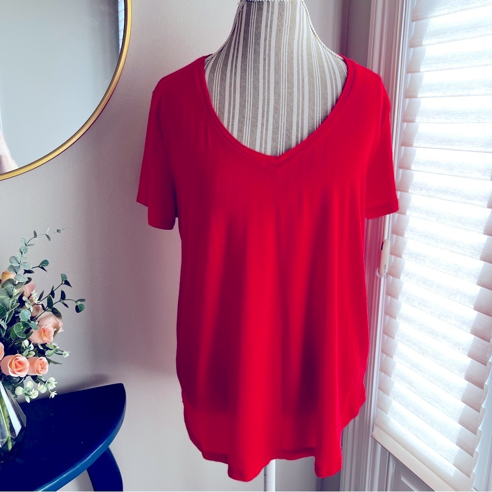 Red Relaxed Short Sleeve V-Neck Tee